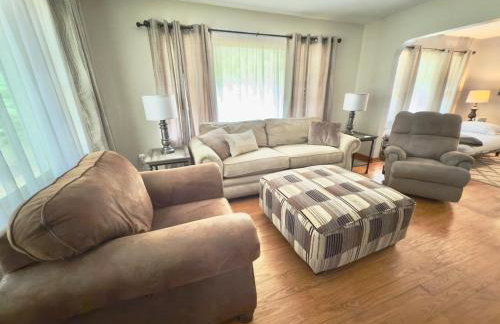 The Dorothy- Private Ravine Wooded Lot, with Game Room, Close to ALL! - Foto 2