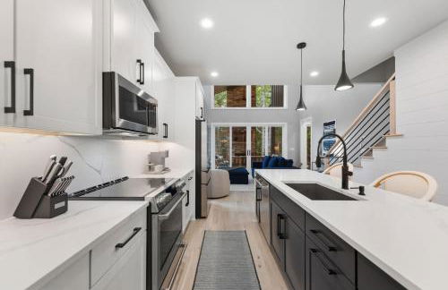 Sapphire Skies - Photo 9