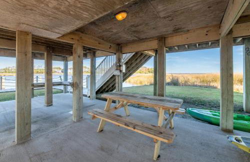 Sawyers Lodge - Historic Soundfront Home, Pool, Hot Tub, Boat Launch, Kayaks, Pets OK, Flex Stays - Foto 76