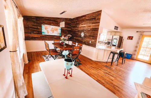 Theater Room Pet Friendly Near AF Academy Peaceful - Foto 6