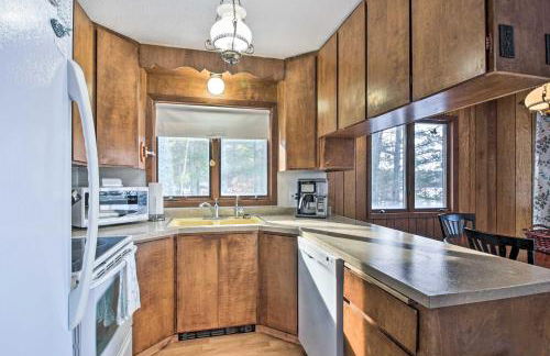 Cabin Getaway with Private Dock, Walk to Trail! - Foto 9