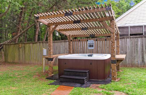 Country Haven - Hot Tub & Pool! Game Room, King Beds, Mins 2 dwtn - Foto 61