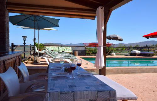 Idyllic Andalusian villa with private pool & stunning views - Foto 3