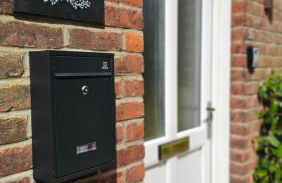 Entire Charming Three Bedroom Seaside House With Garden - Close to Town & Beach, Ideal for Groups, Families - Foto 2