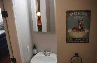 1939 Four Bed Rustic Escape by Casino - Foto 9