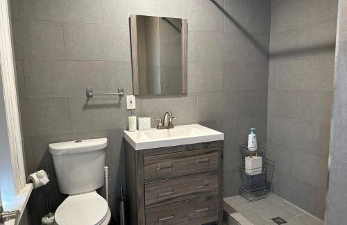 Bright & Airy 1 BDRM Private Apt - Foto 6