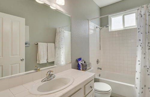 8 Mi to Dtwn Reno Cozy Sparks Escape with Fireplace - Foto 22