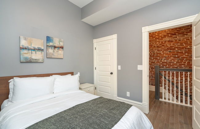 Parkside Comfort | JZ Vacation Rentals - Photo 3