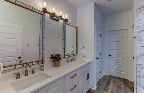 6BD Retreat for 14 with Fire Pit Patio & Lake Access - Foto 23