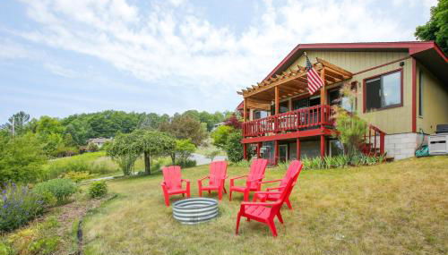 Crystal Lake Vacation Rental, 3 Mi to Betsie River - Foto 2