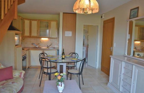 2 Bedroom Amazing Home In Plomeur - Foto 7