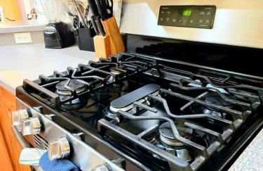 Joyful and Bright 4 Bedroom 3 Bathroom Pool Home - Foto 32