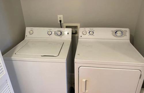 3BR Downtown with Private Garage-Walk to Mass Ave-Family Friendly - Foto 24