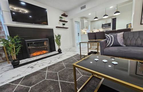Stylish Duplex walkTO Lake Eola Orlando. Sleeps 8 - Foto 9