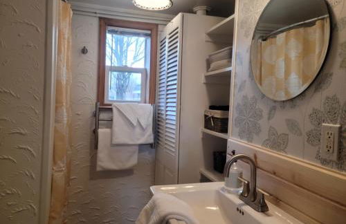 Cozy Quonset Hut On Maple Lake - Photo 4