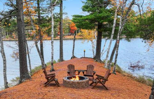 Black Bear Lodge Condo with Kayaks BBQ & Fire Pit - Photo 4