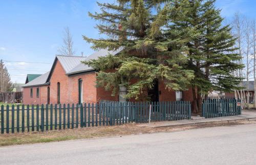 The Red Brick House - Photo 26