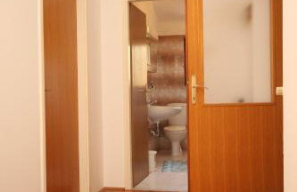 Seaside apartments with a swimming pool Ugljan - 829 - Foto 23