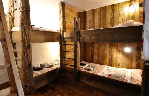 Chalet le Chantelevent for 24 Guests - Slope Views, Pool & Jacuzzi - Foto 34