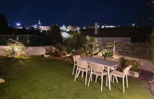 Airy 3br, AC, Garden, 2min Strip, 8min Oura Beach - Foto 12