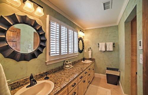 Spacious and Stunning Cleveland Getaway on 1 Acre - Foto 23