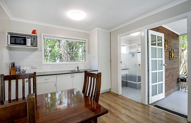 Bush Village Holiday Cabins - Photo 36