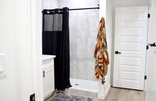 New SW Inspired Home, 9 Guests, Tesla Ready, Pet Friendly - Foto 8