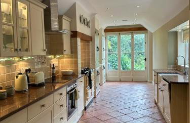 Perfectly Positioned Hambleden House - Foto 2