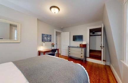 Renovated, Victorian, In-Unit Laundry & Kitchen - Foto 11