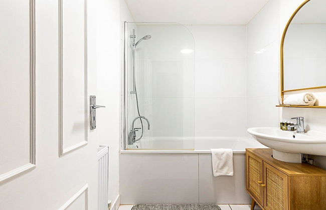 Charming Two-Bedroom Flat in West Hampstead - Photo 17