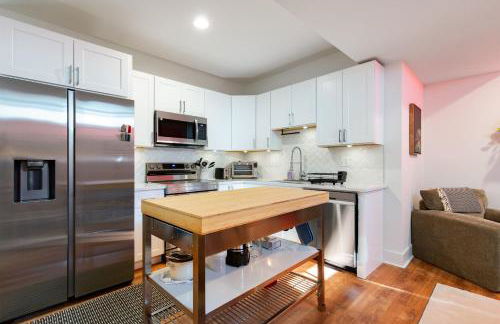 Modern 2BR Retreat, Close to DC & Airport - Photo 10