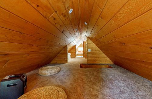 Relaxing Retreat with Deck, 1 Mi to Lake Arrowhead! - Foto 20