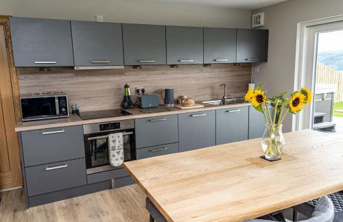 The Annexe, Luxury Property with Hot Tub at Pitilie Pods - Foto 26