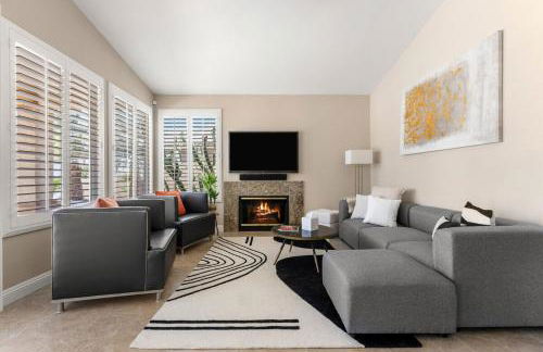 Luxe Palm Springs Villa- Sunset Oasis Private Heated Pool & Spa on Golfcourse - Foto 39