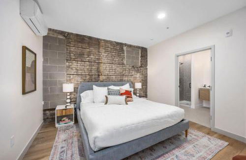 Centrally located private king suite - Foto 6