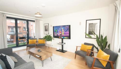 Spacious 4BR 4BA gated townhouse with balconies, Central JQ - Foto 2