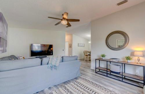 Peaceful Lady Lake Home with Screened-In Porch! - Foto 4