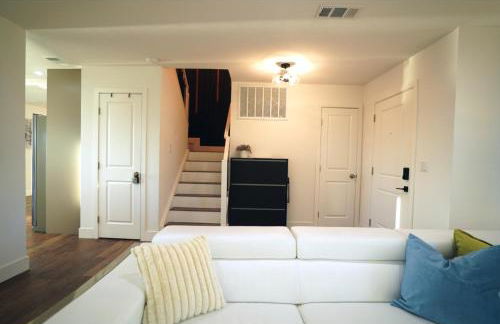 Stunning Waterfront 3BR Retreat - Perfect Getaway - Foto 41