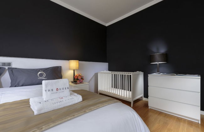 The Queen Luxury Apartments - Villa Carlotta - Photo 26