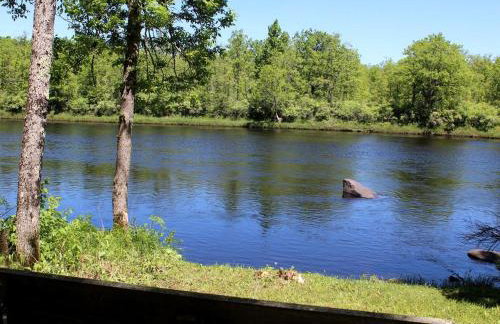 Beautiful and Secluded Cabin Rental with Views of Chippewa River near Hayward, Wisconsin - Foto 20