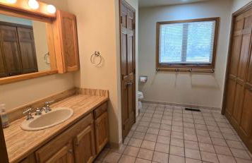 Tall Pines- 5-bedroom 3-bath with hot tub and more! - Foto 15