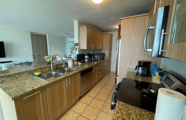 608 Ocean & Marina Views 3 Bed 2 Bath - Photo 13