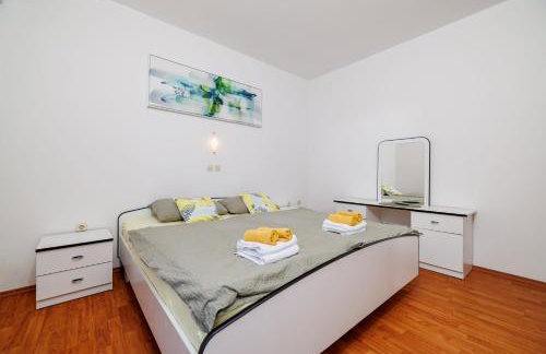 Apartments By the sea in Lopar - Photo 50