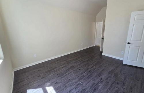 Woodland Oasis 2BR With FREE PARKING - Foto 5