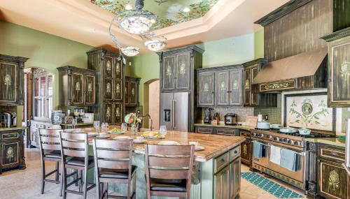 Pool, Peacocks and Views! Lavish Retreat in Gilroy - Foto 4