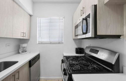 1BR Apt Sleeps 4 Beach Vibes - Foto 13