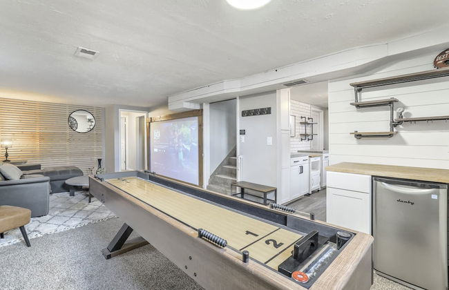 5BD Dog Friendly Family Getaway Near Downtown! - Photo 38