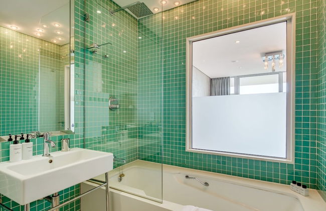 Aqua Views at the Waterclub in Cape Town - Photo 27