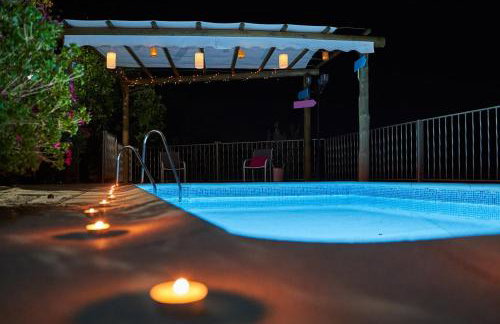 Charming House in Laroya + Jacuzzi - Photo 2