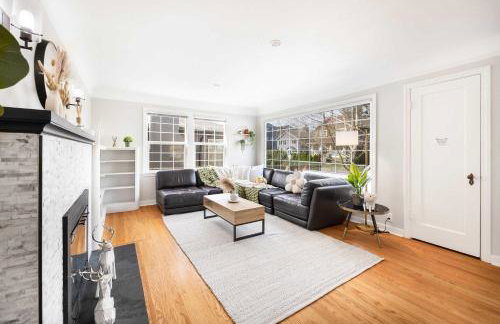 Modern 2BR Retreat w Maple Leaf UW&Park - Foto 10